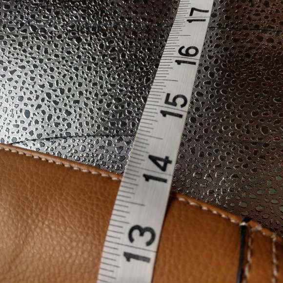 Tan Carlo D'Santi Handbag - Picture 6 of 8